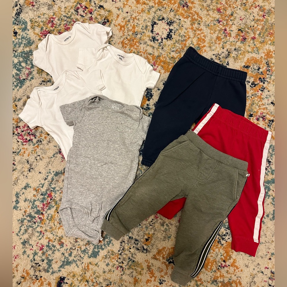 Lot of 7 pieces - 9 month